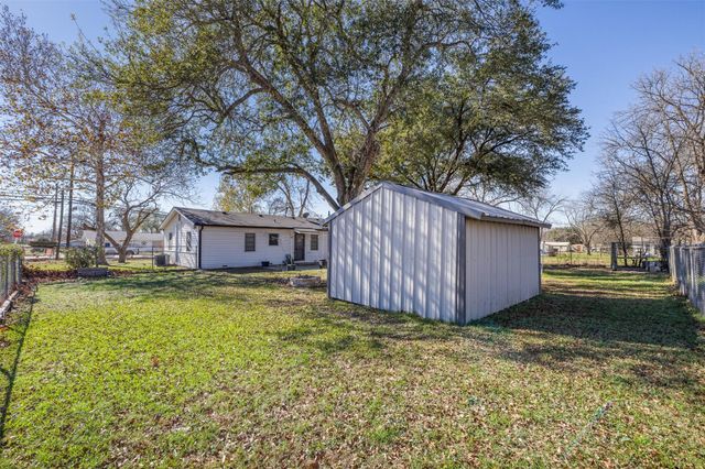 500 N Banks Street, Caldwell, TX 77836