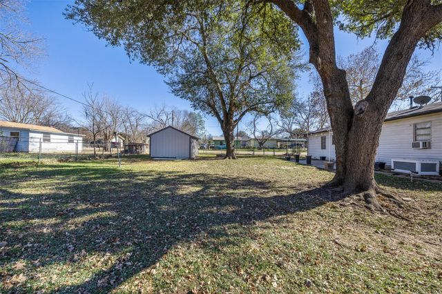 500 N Banks Street, Caldwell, TX 77836
