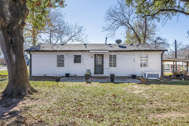 500 N Banks Street, Caldwell, TX 77836