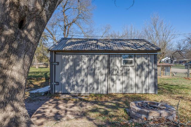 500 N Banks Street, Caldwell, TX 77836