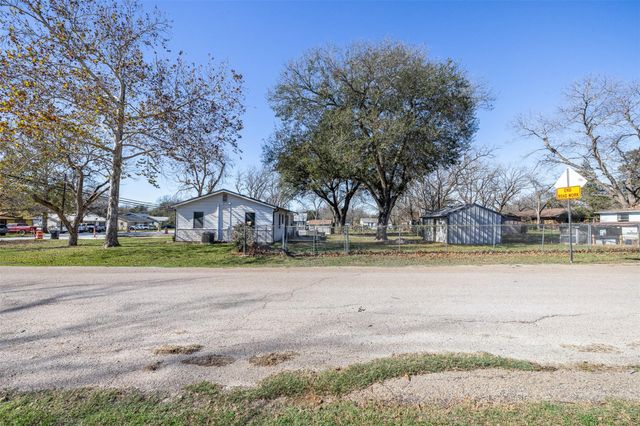 500 N Banks Street, Caldwell, TX 77836
