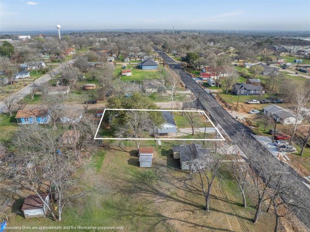 500 N Banks Street, Caldwell, TX 77836