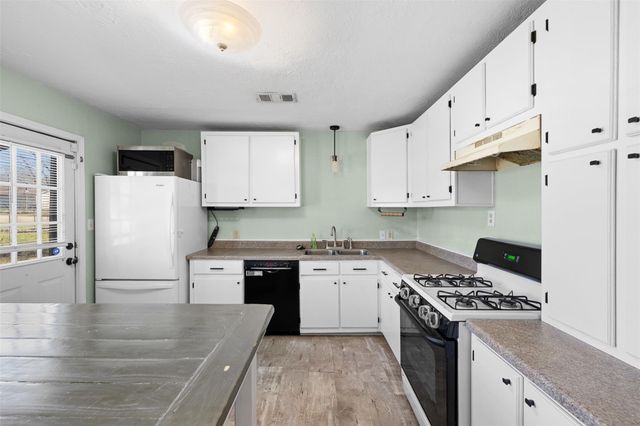 500 N Banks Street, Caldwell, TX 77836