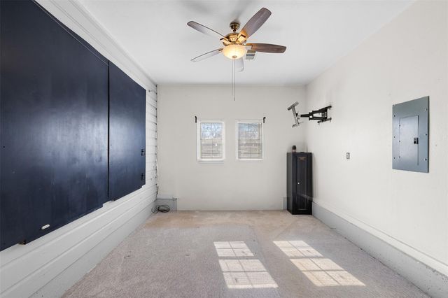 500 N Banks Street, Caldwell, TX 77836