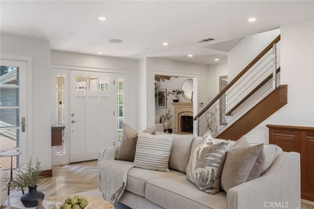 3504 N Poinsettia Avenue, Manhattan Beach, CA 90266