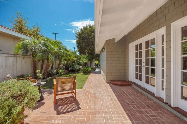 3504 N Poinsettia Avenue, Manhattan Beach, CA 90266