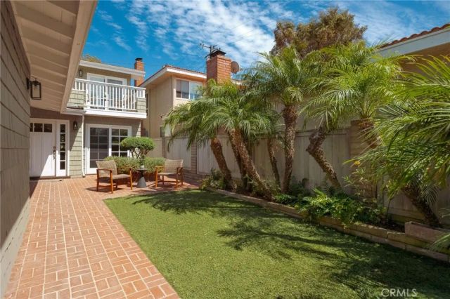 3504 N Poinsettia Avenue, Manhattan Beach, CA 90266