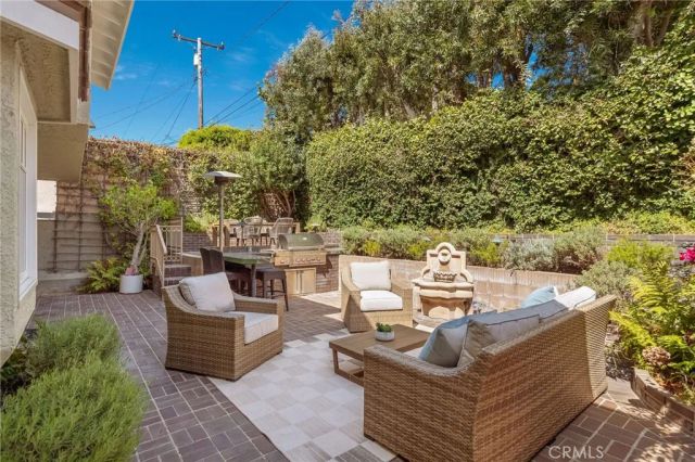 3504 N Poinsettia Avenue, Manhattan Beach, CA 90266