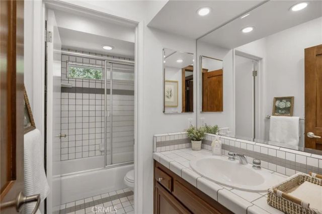 3504 N Poinsettia Avenue, Manhattan Beach, CA 90266
