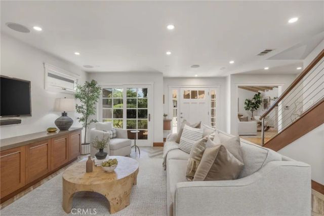 3504 N Poinsettia Avenue, Manhattan Beach, CA 90266