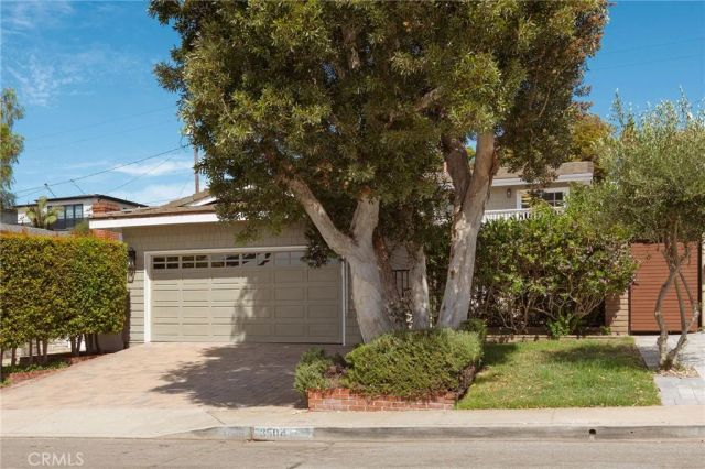 3504 N Poinsettia Avenue, Manhattan Beach, CA 90266