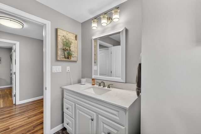 9 Dawson Avenue, Salem, NH 03079