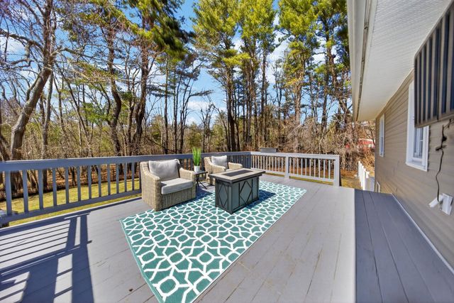 9 Dawson Avenue, Salem, NH 03079