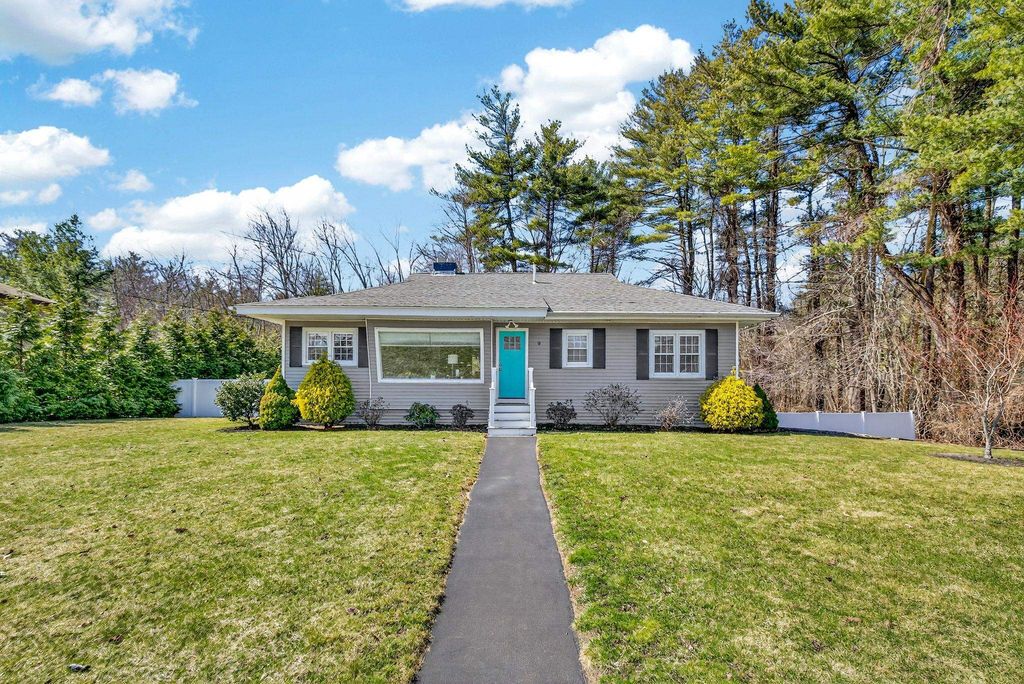 9 Dawson Avenue, Salem, NH 03079
