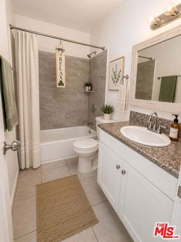11730 Runnymede Street 1, Los Angeles, CA 91605