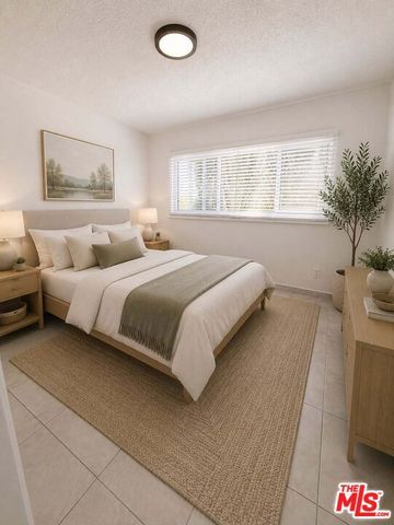11730 Runnymede Street 1, Los Angeles, CA 91605