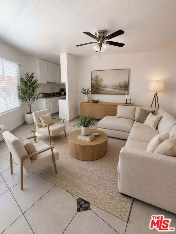 11730 Runnymede Street 1, Los Angeles, CA 91605