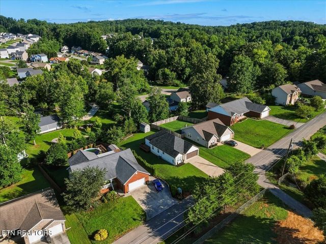 7727 Bell Stanley Rd, Powell, TN 37849