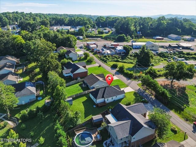 7727 Bell Stanley Rd, Powell, TN 37849
