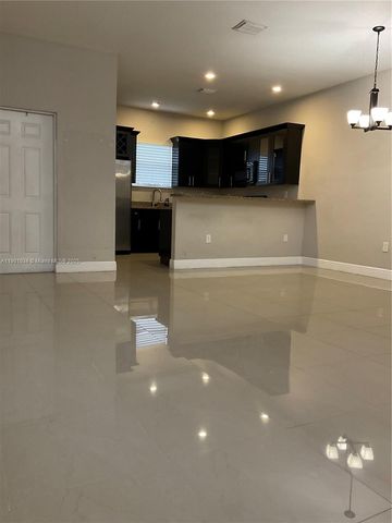 798 NE 43 ST, Oakland Park, FL 33334