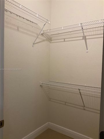 798 NE 43 ST, Oakland Park, FL 33334