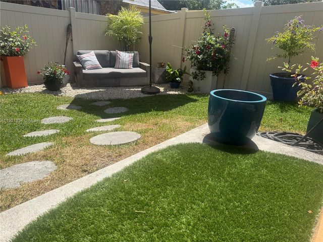 798 NE 43 ST, Oakland Park, FL 33334