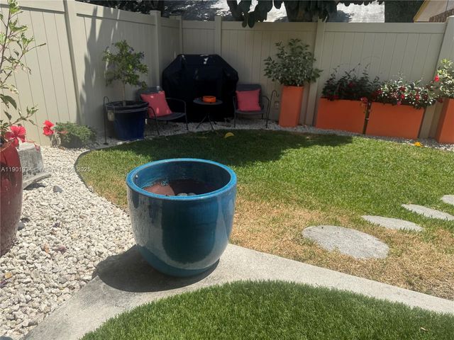 798 NE 43 ST, Oakland Park, FL 33334