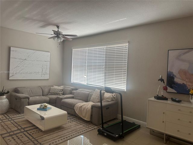 798 NE 43 ST, Oakland Park, FL 33334