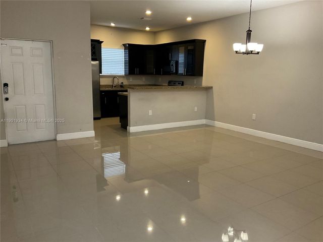 798 NE 43 ST, Oakland Park, FL 33334