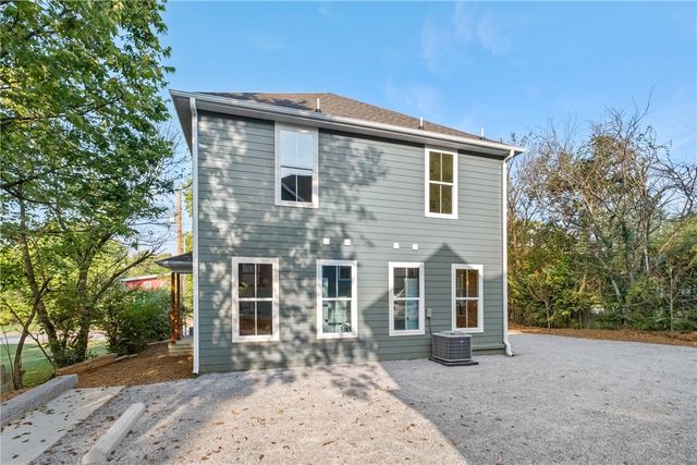 588 Willow Avenue 2, Fayetteville, AR 72701