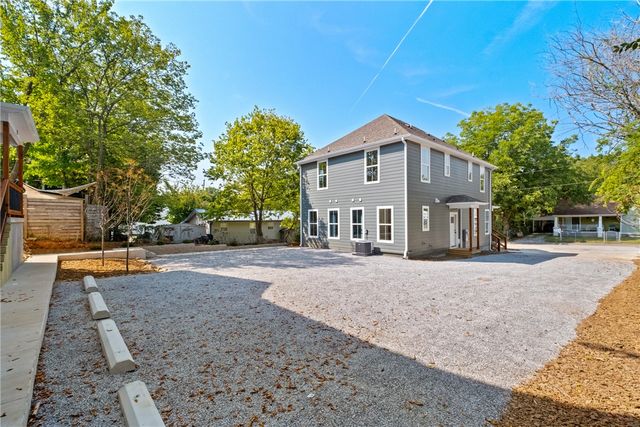 588 Willow Avenue 2, Fayetteville, AR 72701
