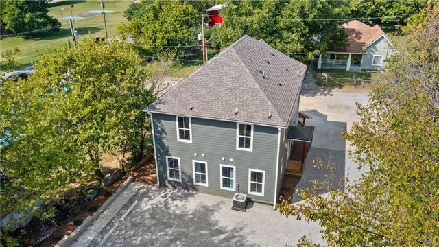 588 Willow Avenue 2, Fayetteville, AR 72701