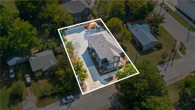 588 Willow Avenue 2, Fayetteville, AR 72701