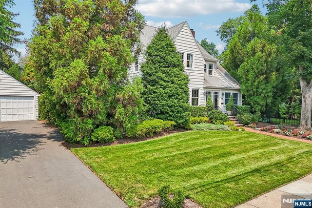 86 Walthery Avenue, Ridgewood, NJ 07450