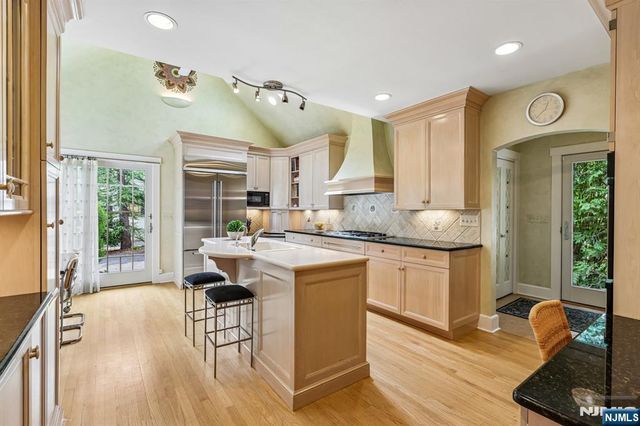 86 Walthery Avenue, Ridgewood, NJ 07450