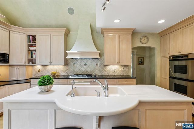 86 Walthery Avenue, Ridgewood, NJ 07450