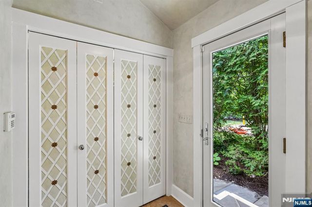 86 Walthery Avenue, Ridgewood, NJ 07450