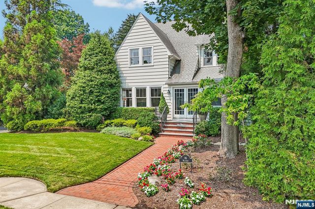 86 Walthery Avenue, Ridgewood, NJ 07450