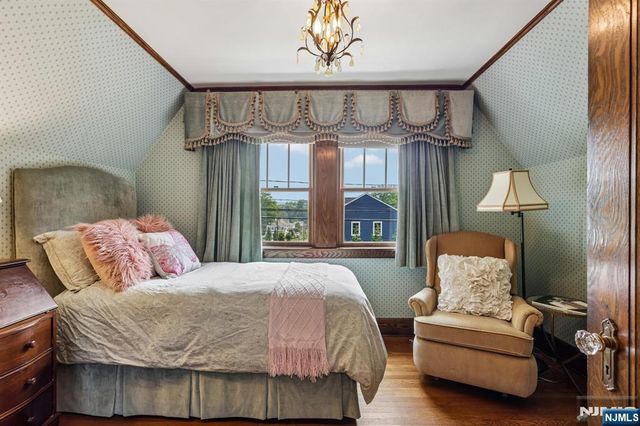 86 Walthery Avenue, Ridgewood, NJ 07450