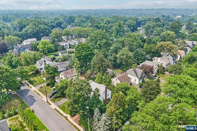 86 Walthery Avenue, Ridgewood, NJ 07450