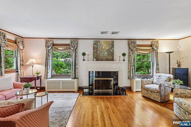 86 Walthery Avenue, Ridgewood, NJ 07450