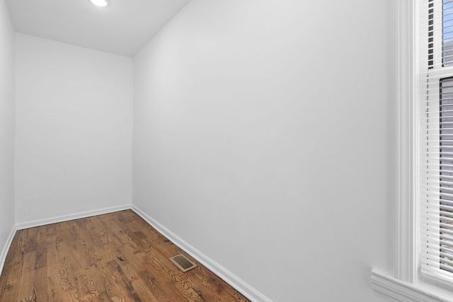 9238 S Dauphin Avenue, Chicago, IL 60619
