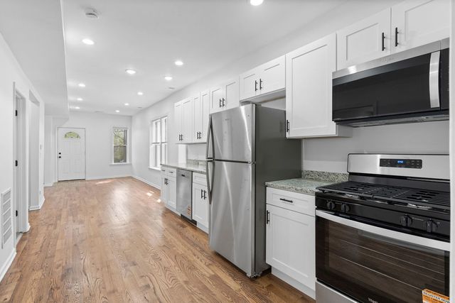 9238 S Dauphin Avenue, Chicago, IL 60619