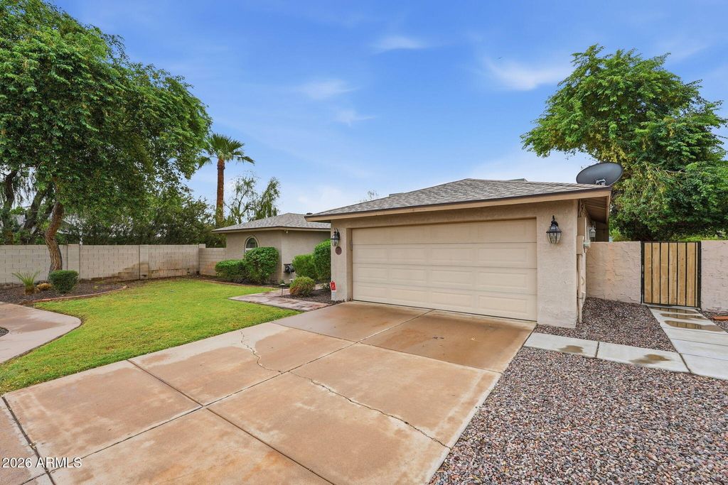 2533 W Laguna Azul Avenue, Mesa, AZ 85202 — photo 2