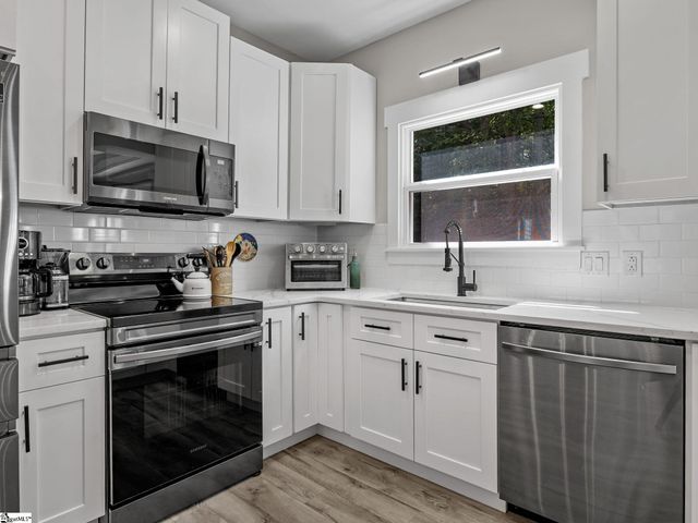 24 Old House Lane, Spartanburg, SC 29302