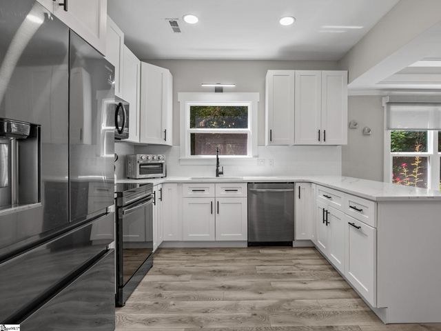 24 Old House Lane, Spartanburg, SC 29302