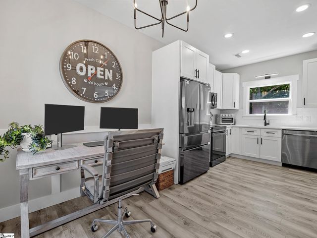 24 Old House Lane, Spartanburg, SC 29302