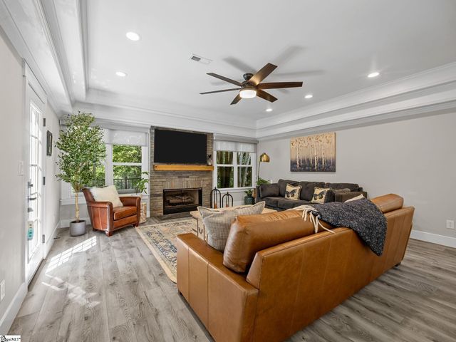24 Old House Lane, Spartanburg, SC 29302