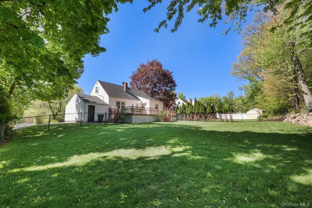 21 Arlene Court, Pearl River, NY 10965