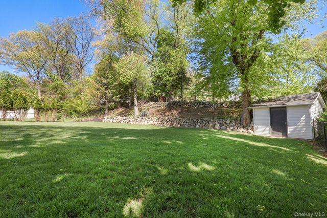 21 Arlene Court, Pearl River, NY 10965